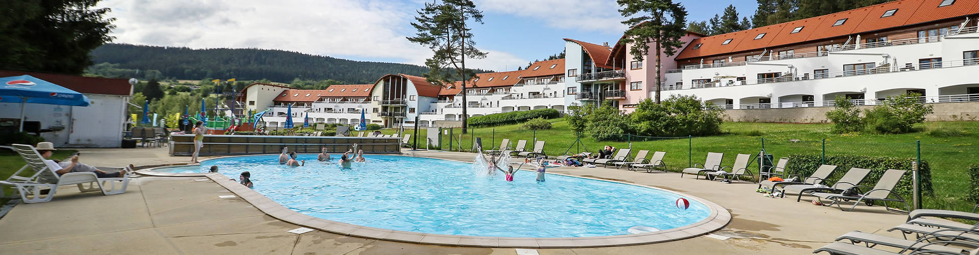 Lipno Lake Resort - vyhřívaný bazén